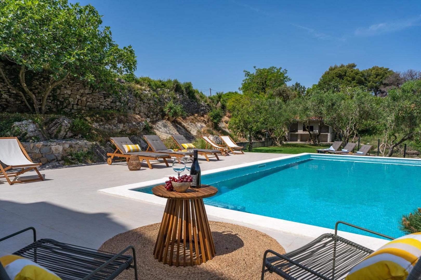 New! Villa Mamma Mia, A 6-Bedroom Property With 40Sqm Pool Podstrana Exterior photo