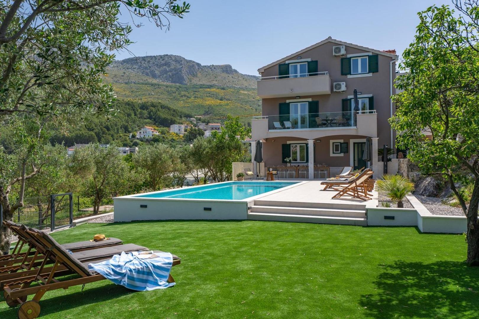 New! Villa Mamma Mia, A 6-Bedroom Property With 40Sqm Pool Podstrana Exterior photo